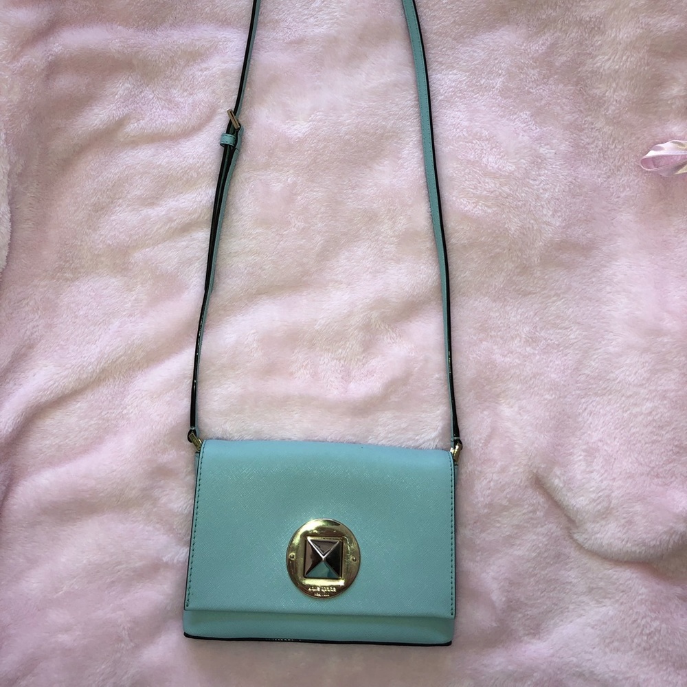 Kate spade cross body purse - Picture 3 of 3